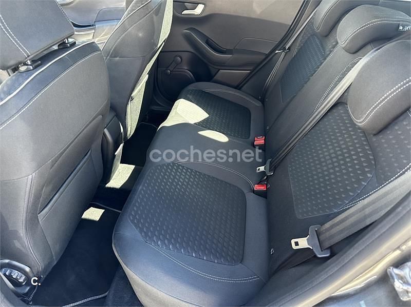 Usado Ford Fiesta Trend 85 CV (62 kW) 2017 Gris / plata Berlina