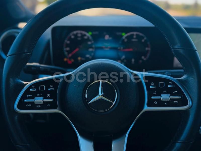 Käytetty Mercedes GLB220 190 HP (139 kW) 2020 Valkoinen Katumaasturi