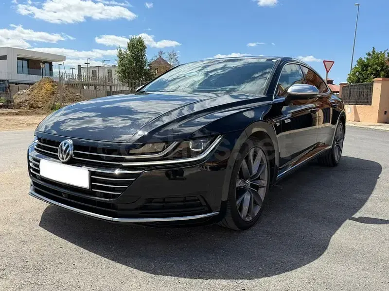 Usado VW Arteon Elegance 240 CV (176 kW) 2020 Negro Berlina