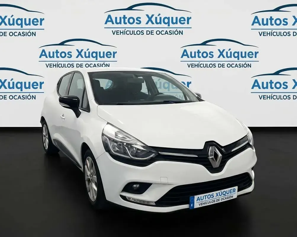 Usado Renault Clio LIMITED 75 CV (55 kW) 2019 Blanco Utilitario