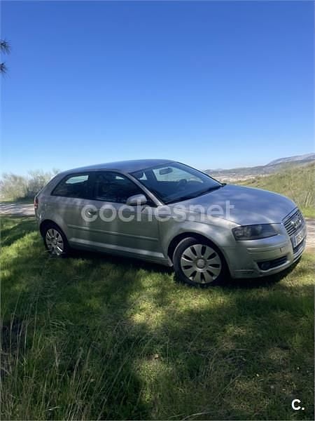 Usado Audi A3 Ambition 105 CV (77 kW) 2006 Gris / plata Utilitario