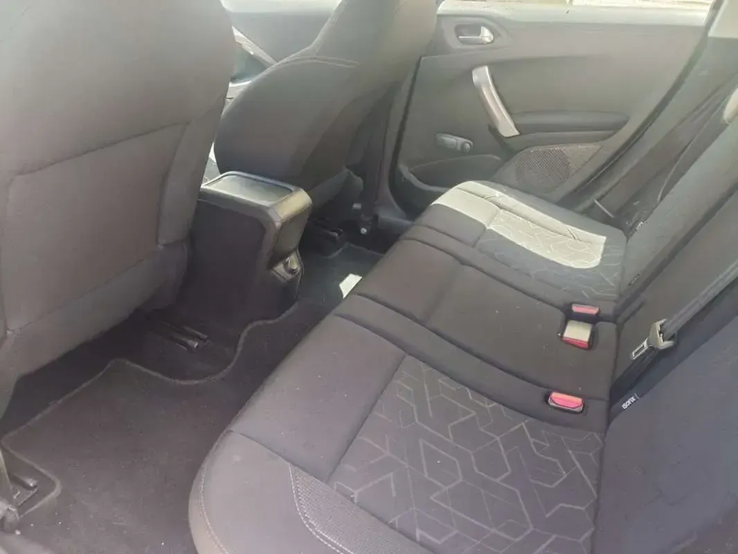 Usado Peugeot 2008 Active 92 CV (67 kW) 2014 Marrón SUV