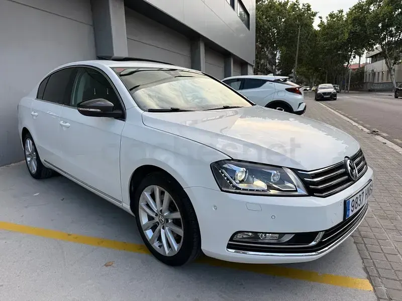 Usado VW Passat Highline 140 CV (102 kW) 2013 Blanco Berlina