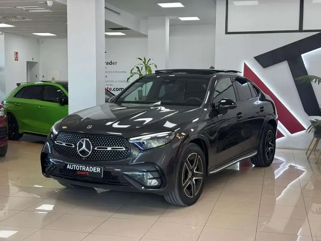 Usado Mercedes GLC300 245 CV (180 kW) 2023 Gris Coupe