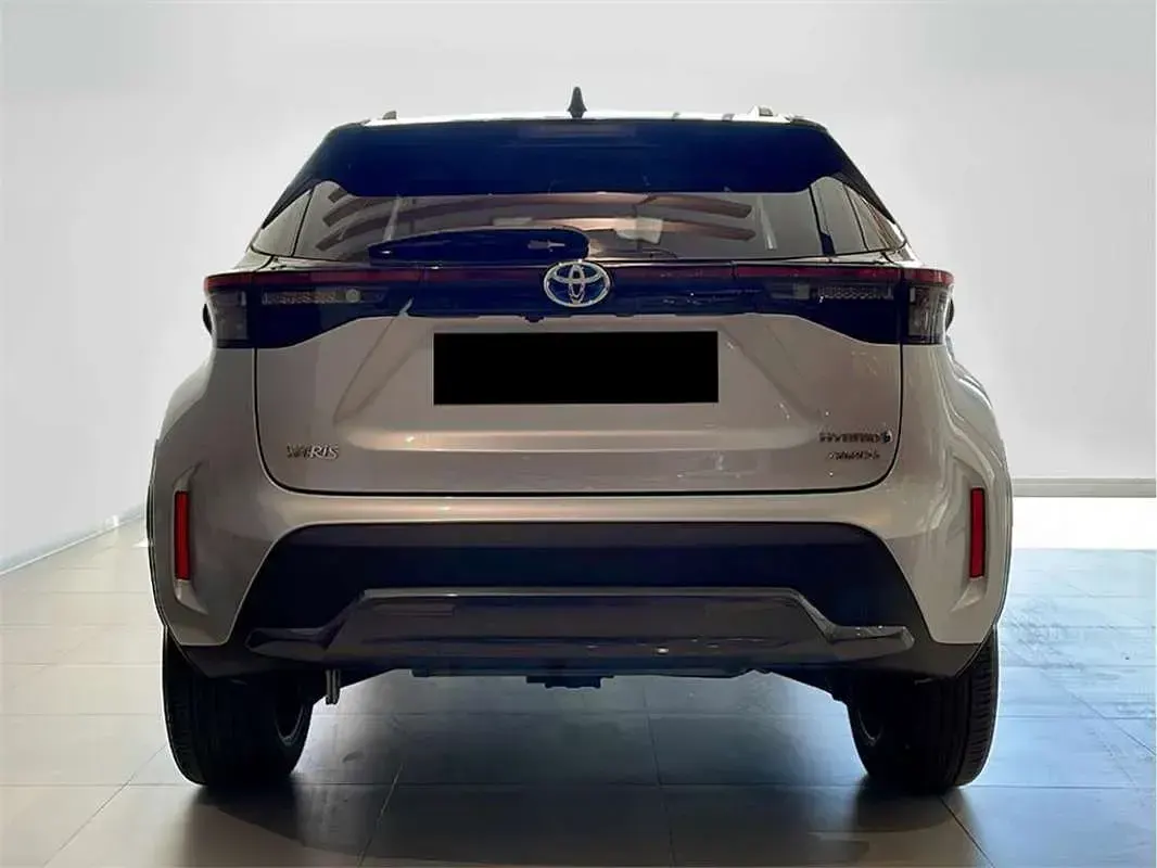 Usado Toyota Yaris Cross 116 CV (85 kW) 2021 Bitono gris ágata SUV