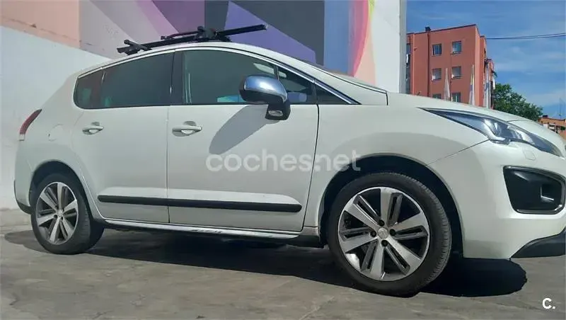 Usado Peugeot 3008 Allure 115 CV (84 kW) 2014 Blanco Familiar