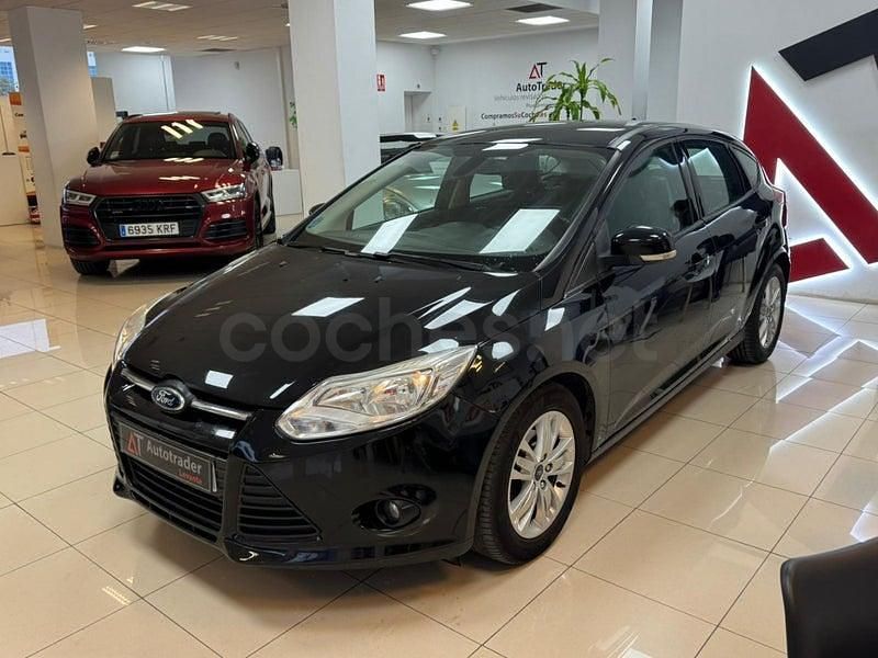 Usado Ford Focus Trend 125 CV (91 kW) 2014 Negro Berlina