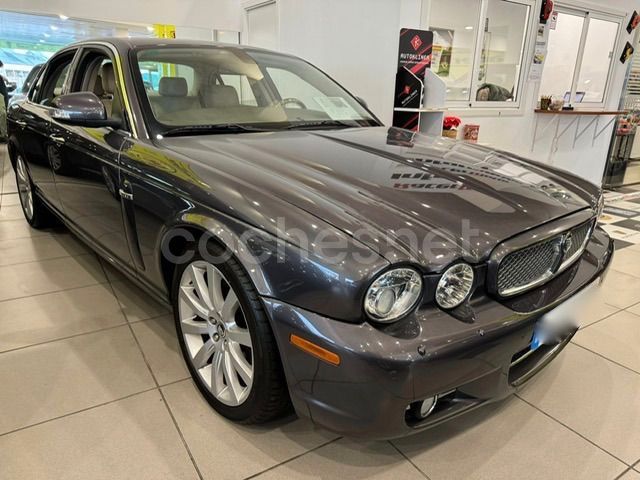 Gris / plata Usado 2008 Jaguar XJ6 Executive Berlina | 16.499 € - Imagen 1/4