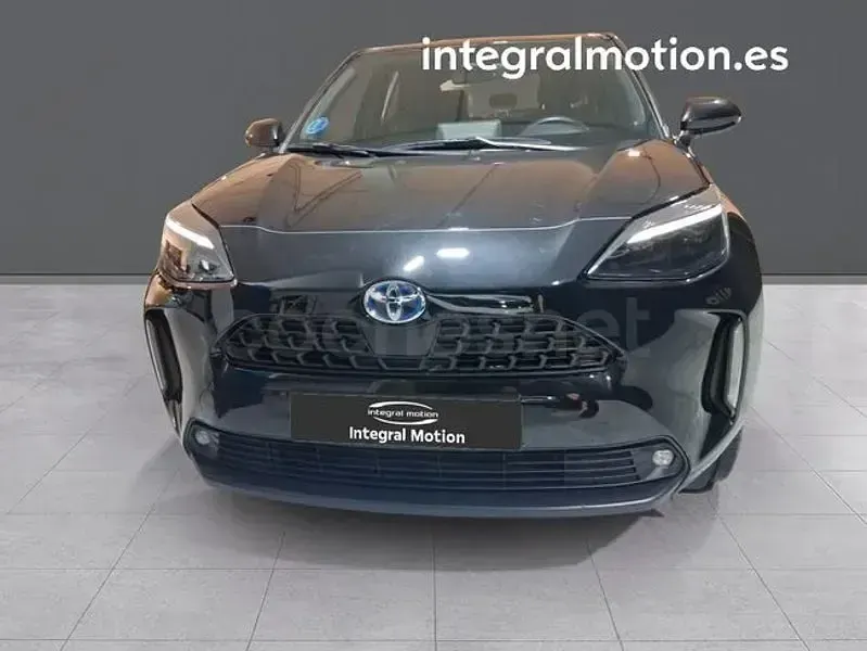 Usado Toyota Yaris Cross Active 116 CV (85 kW) 2024 Negro SUV