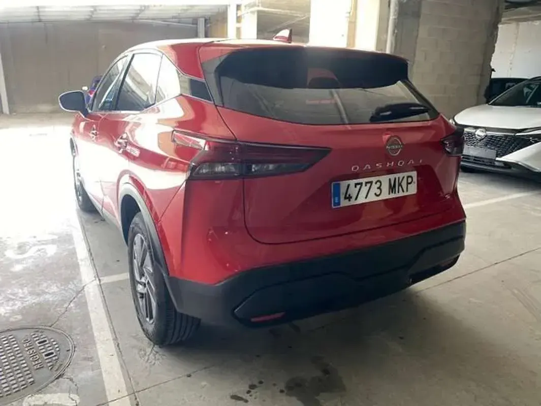 Usado Nissan Qashqai Acenta 141 CV (103 kW) 2023 Rojo SUV