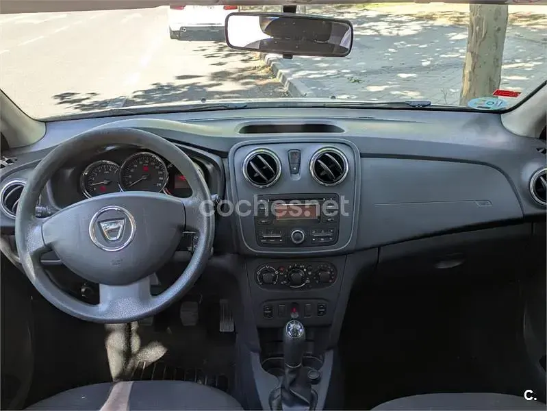 Usado Dacia Logan Ambiance 75 CV (55 kW) 2015 Blanco Berlina