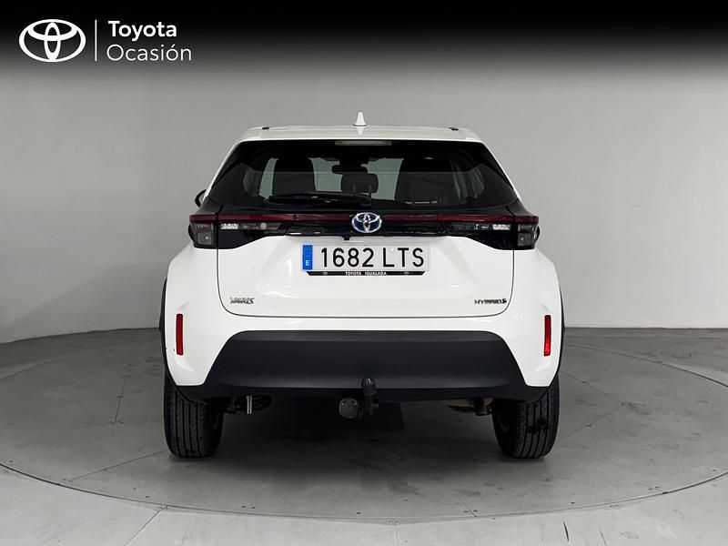 Usado Toyota Yaris Hybrid Business Edition 116 CV (85 kW) 2021 Blanco