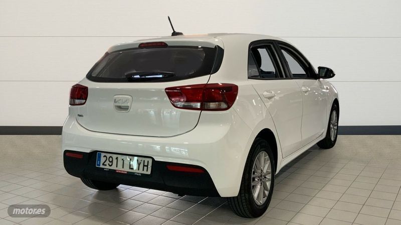 Usado Kia Rio 84 CV (61 kW) 2022 Blanco