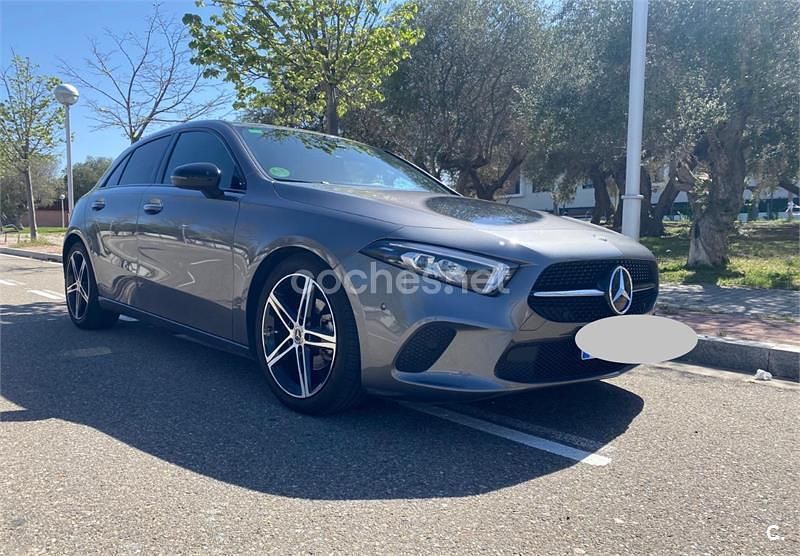Gris / plata Usado 2019 Mercedes A180 Berlina | 21.900 € (Buen precio) - Imagen 1/4