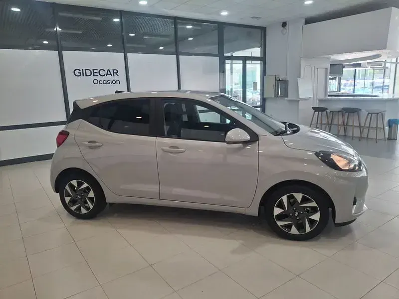 Nuevo Hyundai i10 63 CV (46 kW) 2025 Beige Utilitario