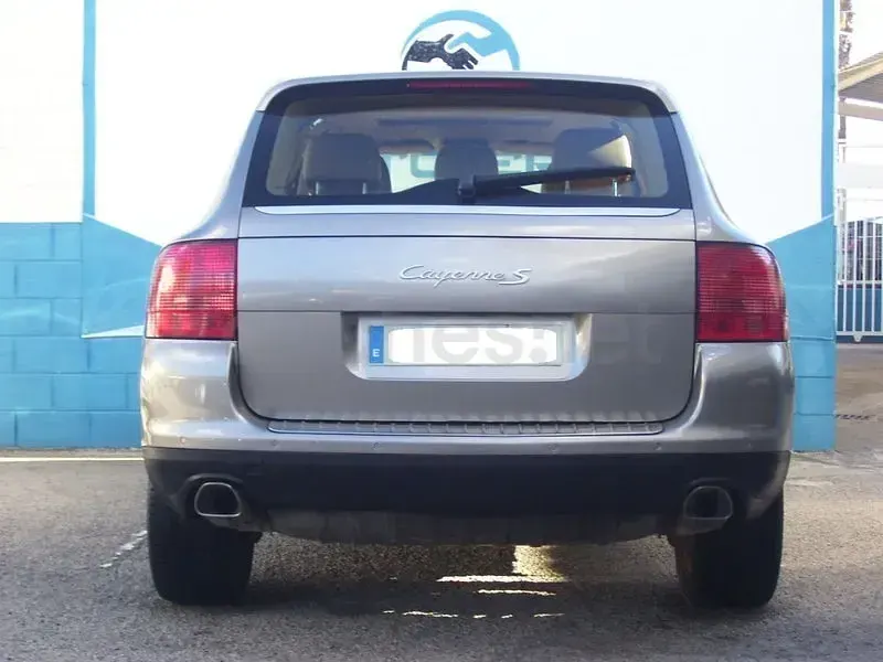 Käytetty Porsche Cayenne S 340 HP (250 kW) 2003 Ruskea Katumaasturi