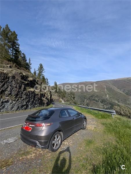 Usado Honda Civic Sport 100 CV (73 kW) 2010 Gris / plata Berlina