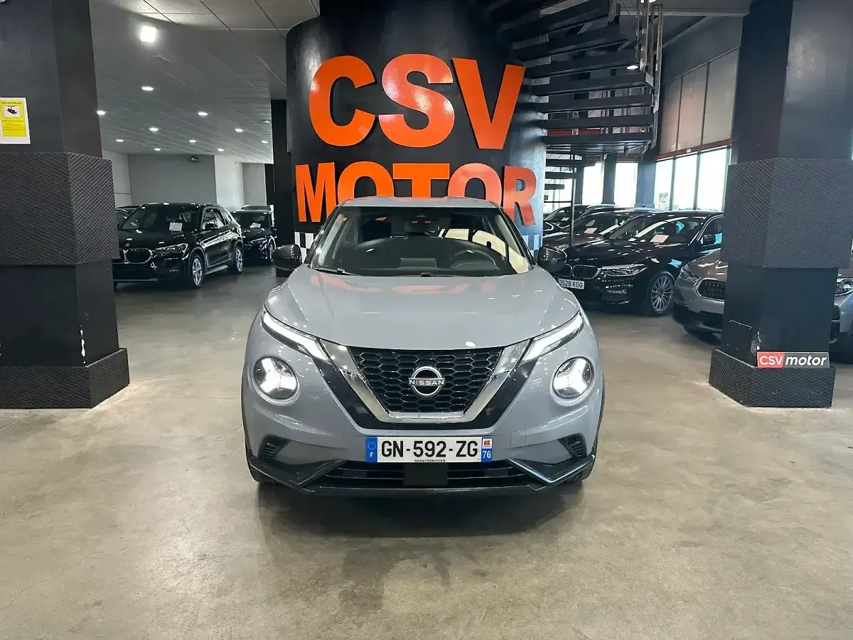 Usado Nissan Juke N-Connecta 114 CV (83 kW) 2023 Gris / plata SUV