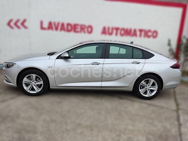 Usado Opel Insignia Business 136 CV (100 kW) 2019 Gris / plata Berlina