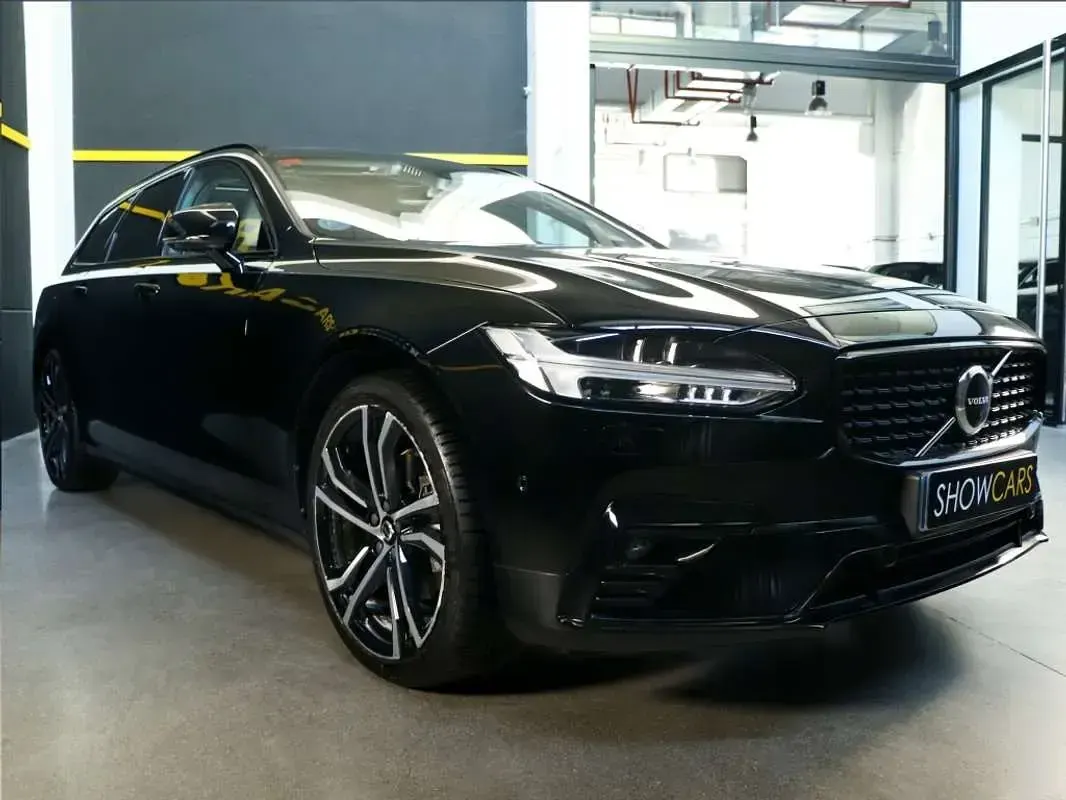 Usado Volvo V90 R-Design 235 CV (172 kW) 2022 Negro Familiar