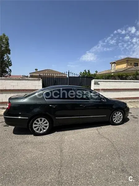 Usado VW Passat Advance 105 CV (77 kW) 2008 Negro Berlina
