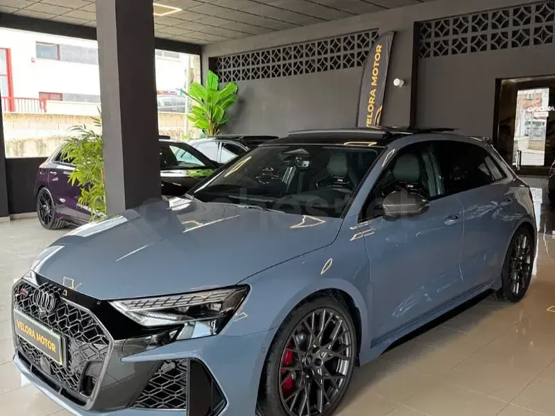 Nuevo Audi RS3 Sport 400 CV (294 kW) 2026 Gris / plata Berlina