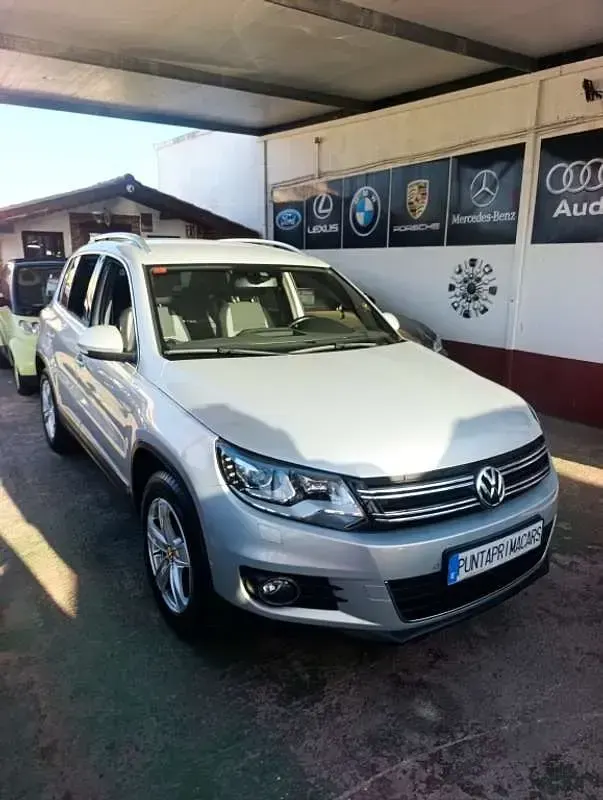 Usado VW Tiguan 160 CV (117 kW) 2013 Gris SUV