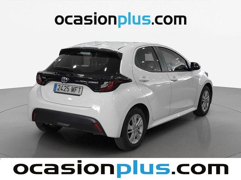 Usado Toyota Yaris Hybrid Business Edition 116 CV (85 kW) 2023 Blanco Utilitario