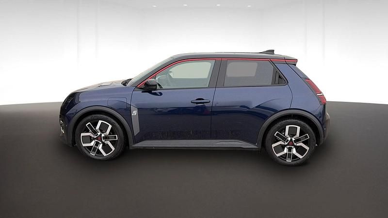 Usado Renault 5 E-Tech Techno 88 kW (120 CV) 2025 Azul noche con techo negro Berlina