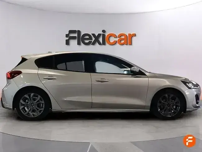 Usado Ford Focus ST-Line 155 CV (114 kW) 2024 Gris Berlina