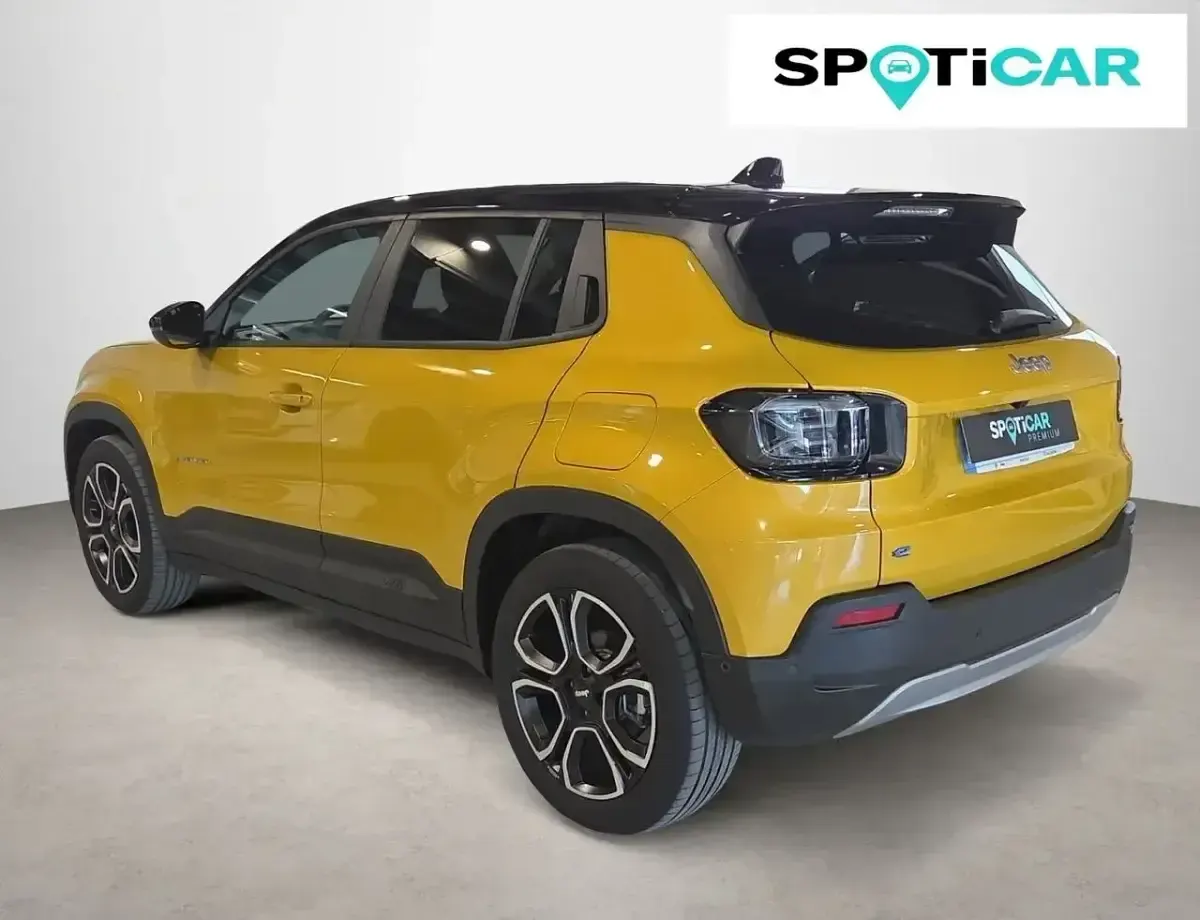 Käytetty Jeep Avenger EV Summit 114 kW (156 HP) 2025 Punainen Katumaasturi