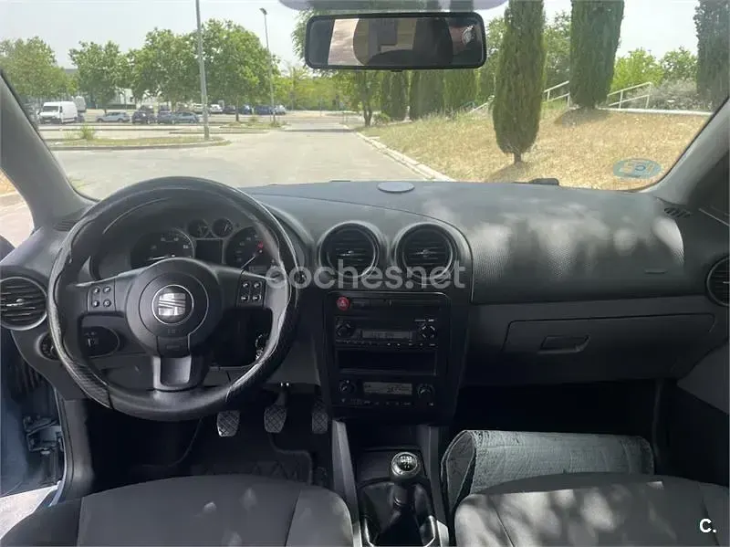 Usado Seat Ibiza Reference 70 CV (51 kW) 2007 Azul Utilitario