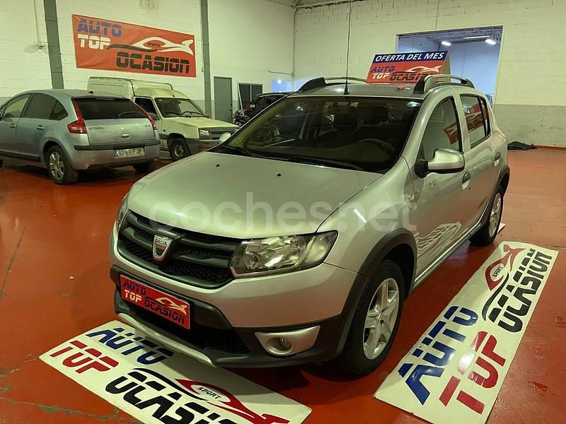 Blanco Usado 2014 Dacia Sandero Stepway Berlina | 8499 € (Un poco caro) - Imagen 1/4