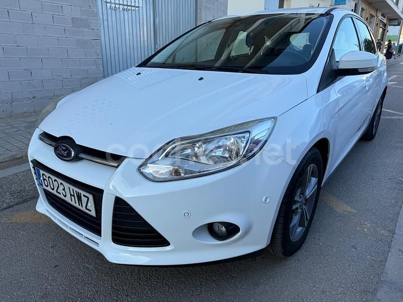 Blanco Usado 2014 Ford Focus Berlina | 8500 € (Precio justo) - Imagen 1/4