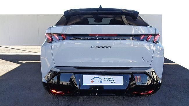 Usado Peugeot e-3008 GT 157 kW (214 CV) 2024 Blanco SUV
