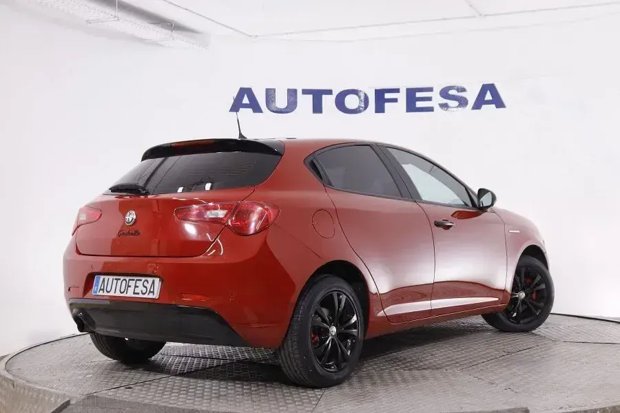 Usado Alfa Romeo Giulietta Progression 105 CV (77 kW) 2014 Rojo Utilitario