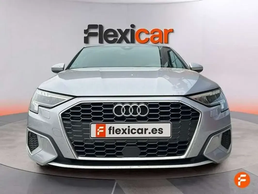 Usado Audi A3 Sportback 116 CV (85 kW) 2022 Gris Utilitario