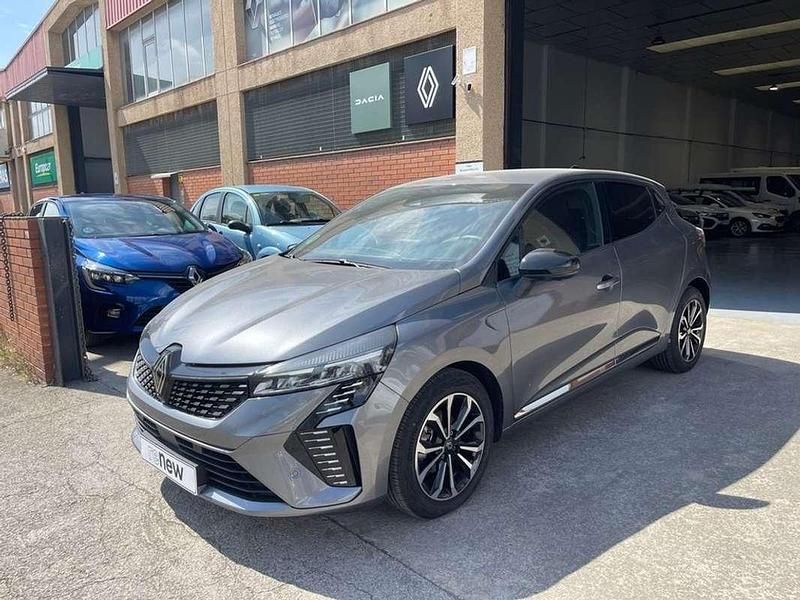 Usado Renault Clio V Techno 91 CV (66 kW) 2024 Gris Utilitario