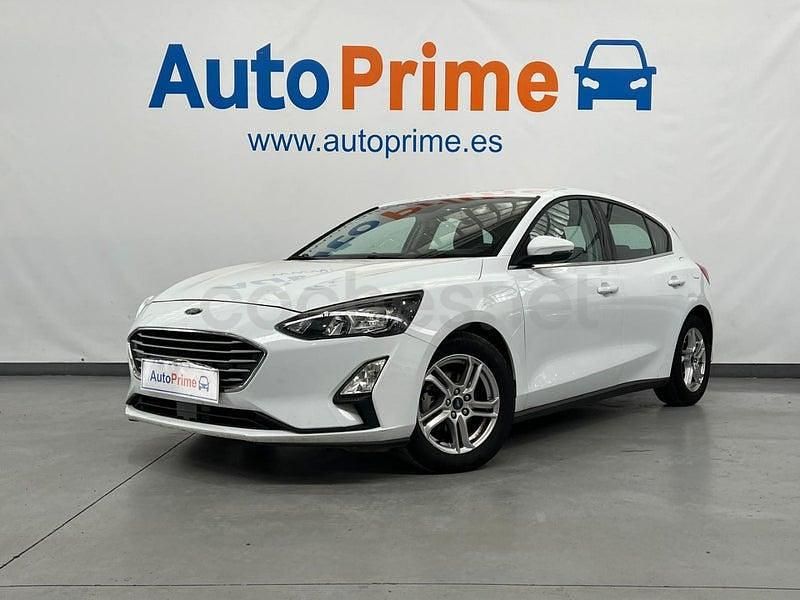 Usado Ford Focus Trend 120 CV (88 kW) 2019 Blanco Berlina
