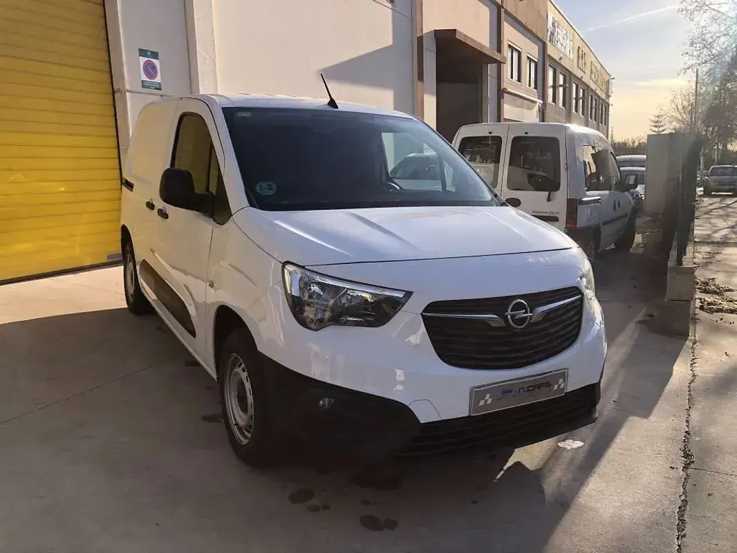 Usado Opel Combo S 99 CV (72 kW) 2021 Blanco Monovolumen