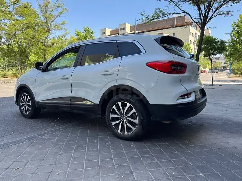 Usado Renault Kadjar LIMITED 115 CV (84 kW) 2022 Blanco SUV
