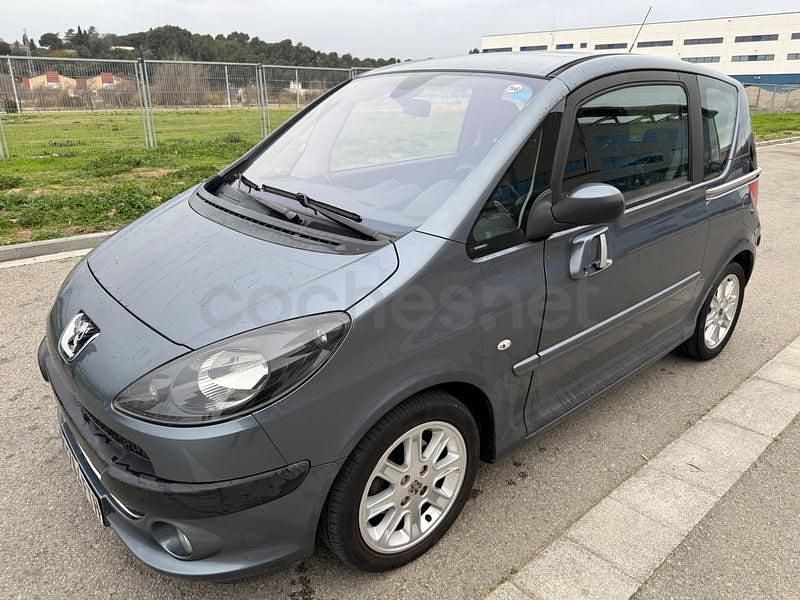 Usado Peugeot 1007 Sport 110 CV (80 kW) 2007 Gris / plata Monovolumen