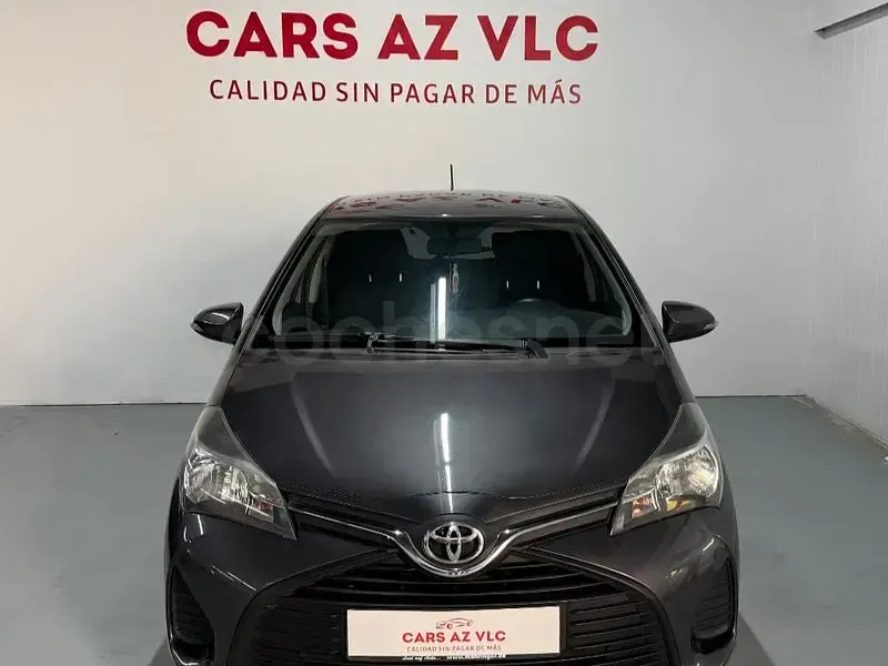 Usado Toyota Yaris Advance 99 CV (72 kW) 2016 Beige Berlina