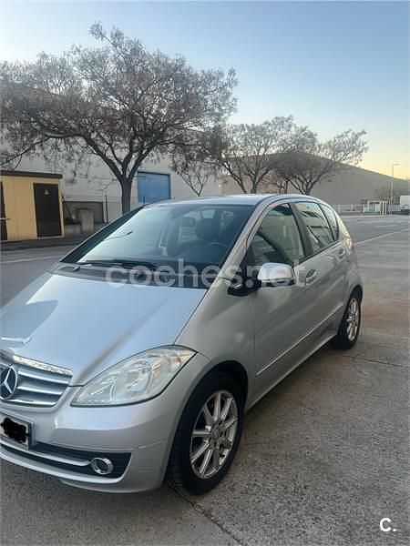 Usado Mercedes A170 Elegance 116 CV (85 kW) 2009 Gris / plata Monovolumen