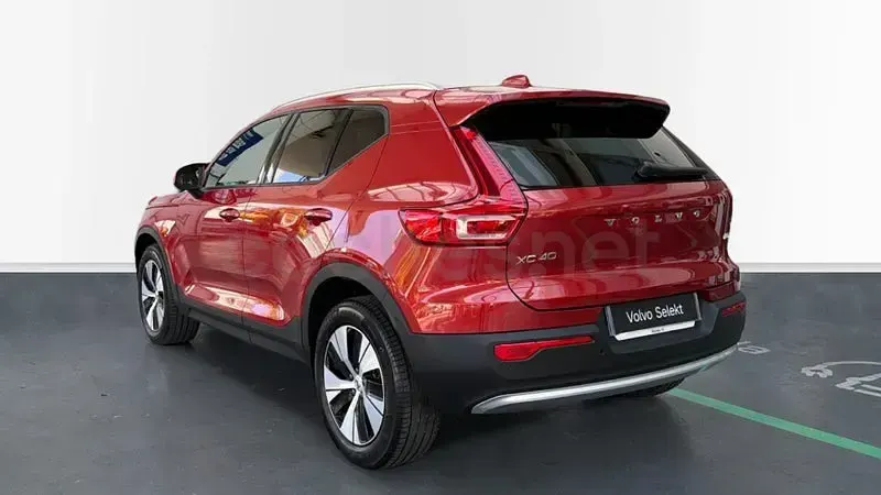 Usado Volvo XC40 Core 163 CV (119 kW) 2025 Rojo SUV
