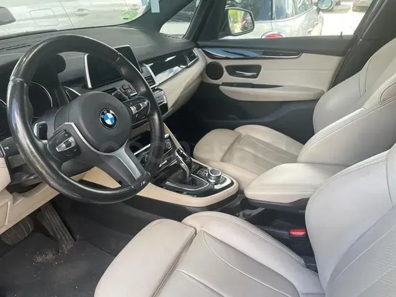 Usado BMW 220 Executive 190 CV (139 kW) 2019 Gris / plata Familiar