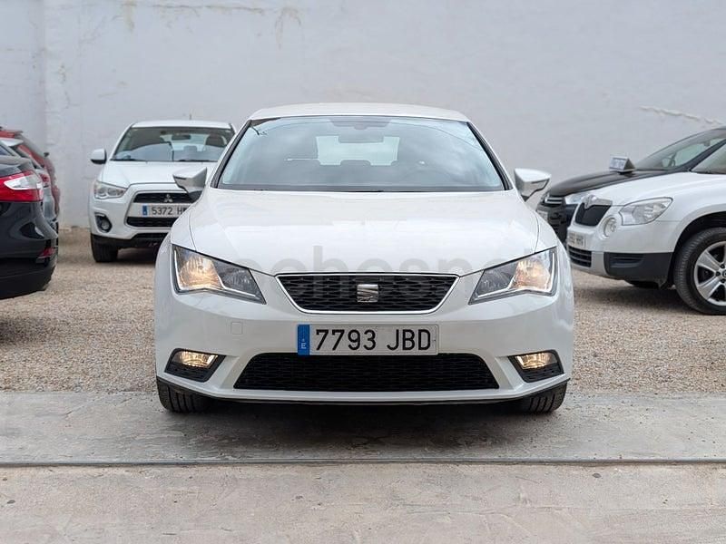Usado Seat Leon Style 105 CV (77 kW) 2014 Blanco Berlina
