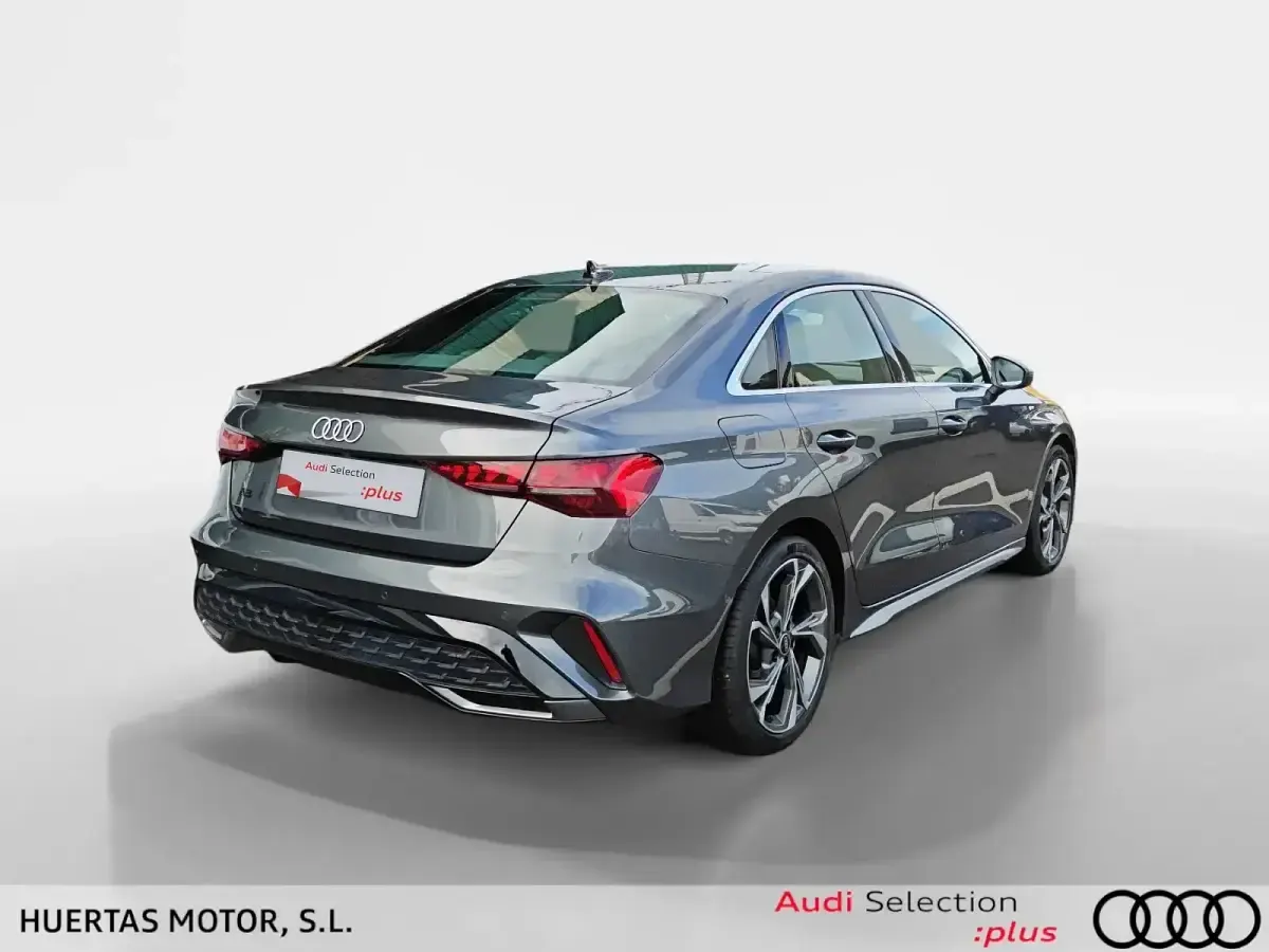 Usado Audi A3 S-Line 150 CV (110 kW) 2025 Gris Berlina