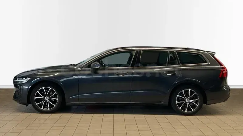 Usado Volvo V60 Momentum 150 CV (110 kW) 2019 Gris / plata Familiar