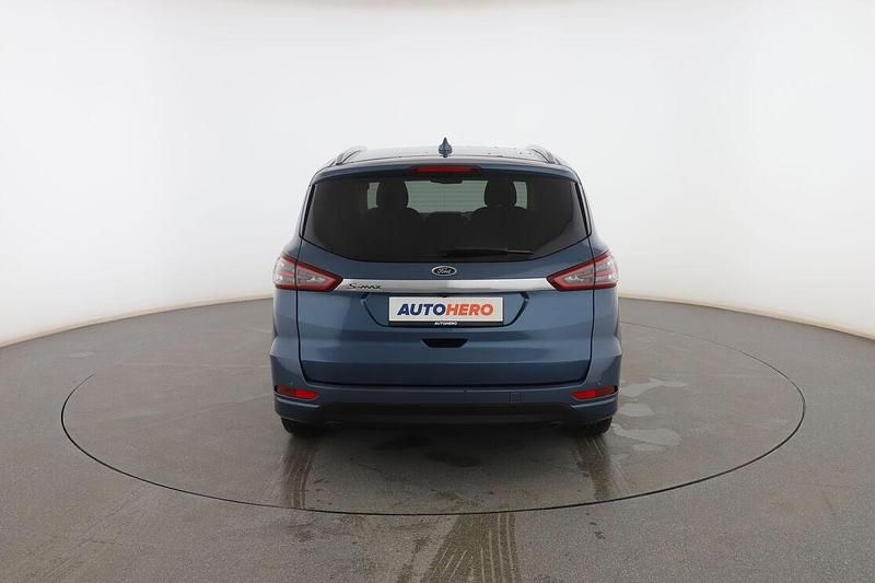 Usado Ford S-MAX Titanium 150 CV (110 kW) 2019 Azul Monovolumen